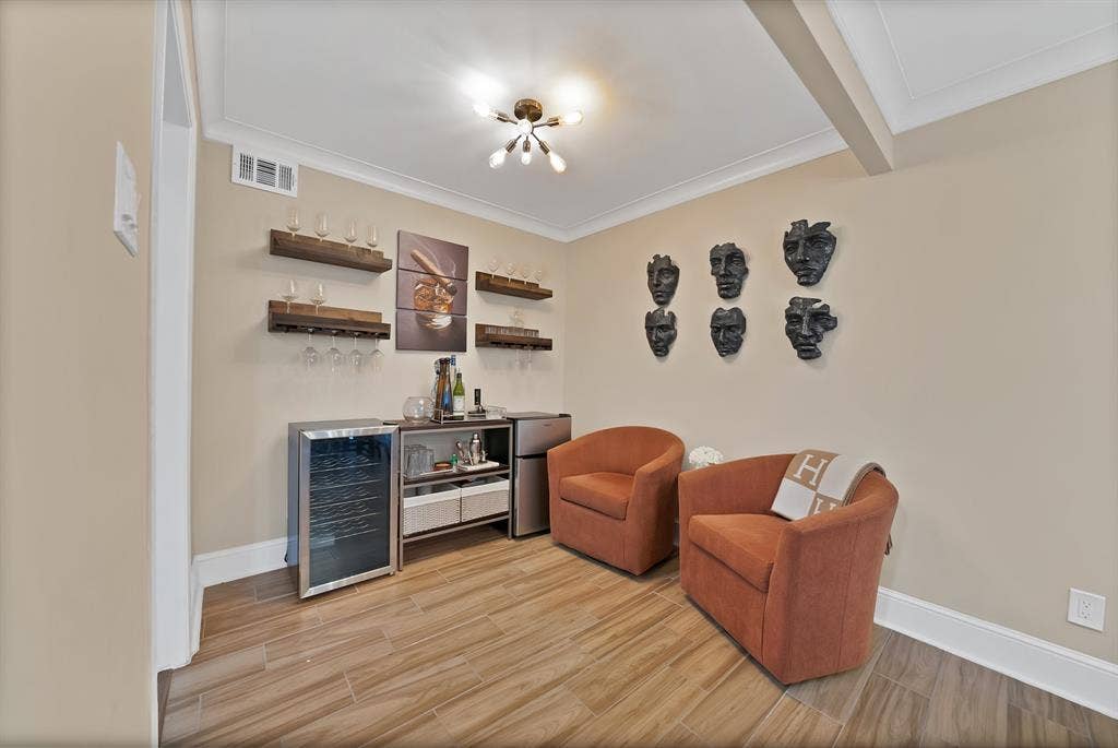 5904 Sandhurst Lane, #145, Dallas, TX 75206 Could be small dining area or office