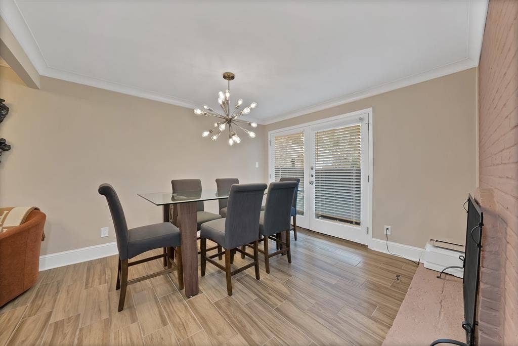 5904 Sandhurst Lane, #145, Dallas, TX 75206 Dining area could be a study