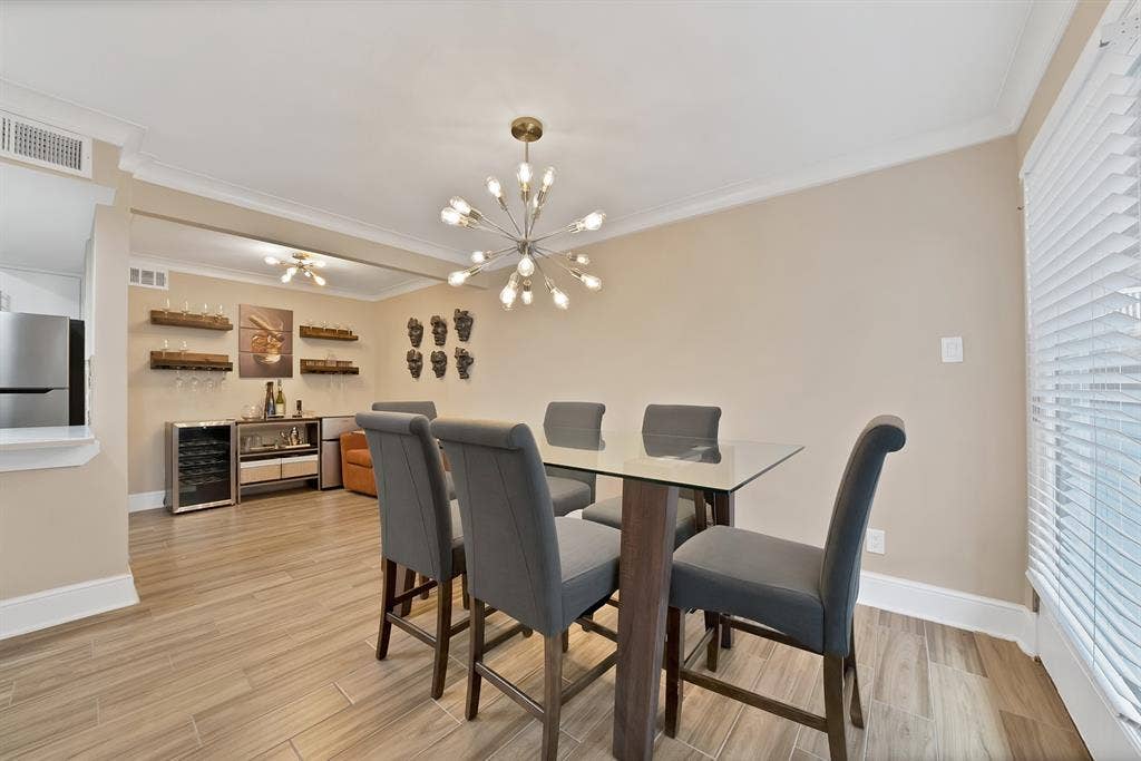 5904 Sandhurst Lane, #145, Dallas, TX 75206 5904 Sandhurst Lane, #145, Dallas, TX 75206