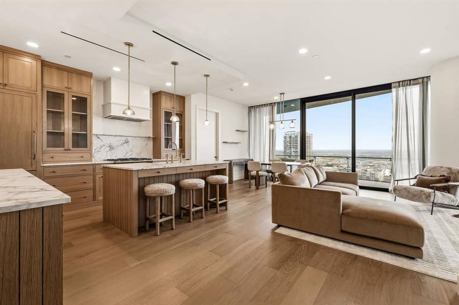 Property photo for 3130 N Harwood Street, #1702, Dallas, TX