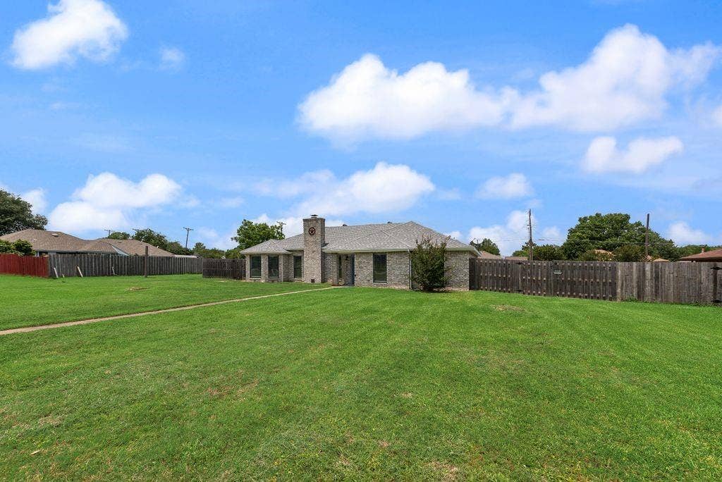 3517 Sachse Road, Sachse, TX 75048