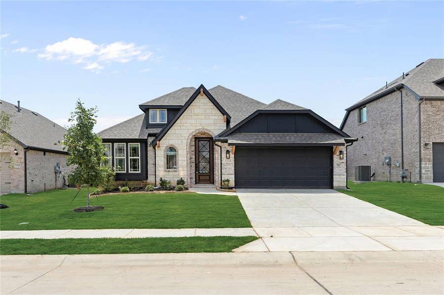 Property photo for 13124 Limestone Street, Providence Village, TX
