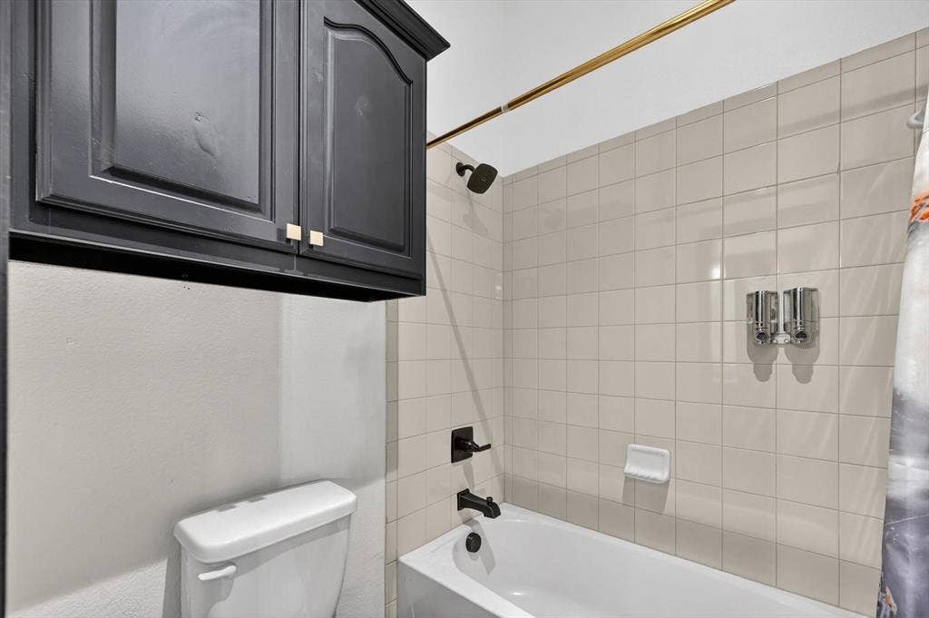 2832 Sendero, Grand Prairie, TX 75054 2832 Sendero, Grand Prairie, TX 75054