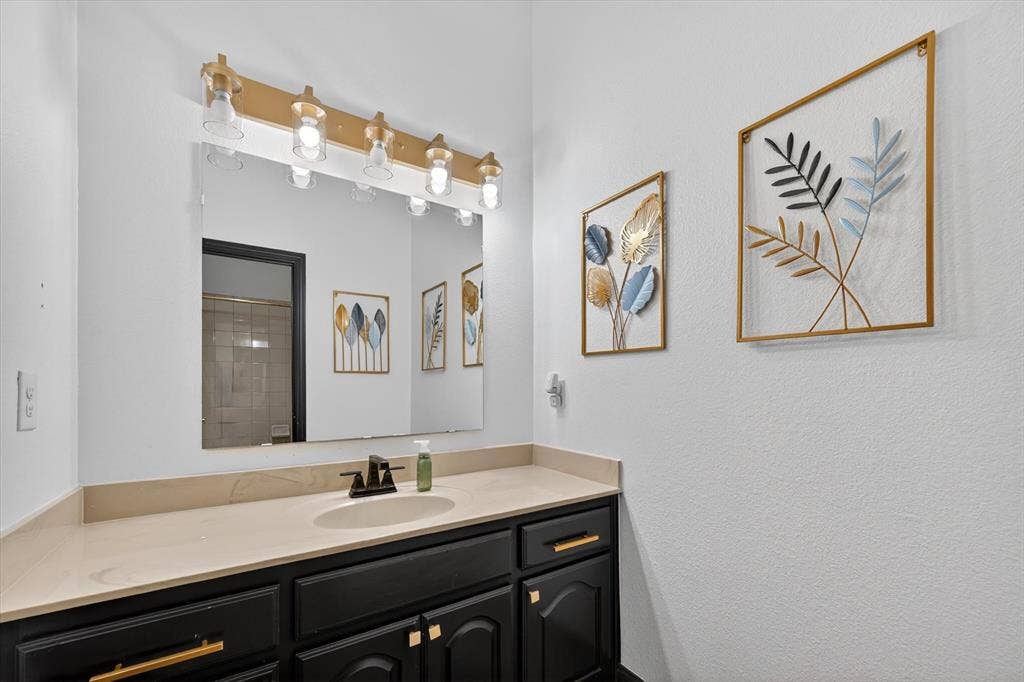 2832 Sendero, Grand Prairie, TX 75054 2832 Sendero, Grand Prairie, TX 75054
