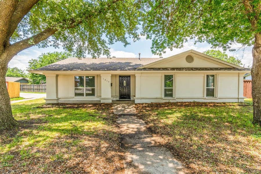 Property photo for 1317 Mount Vernon Drive, Mesquite, TX