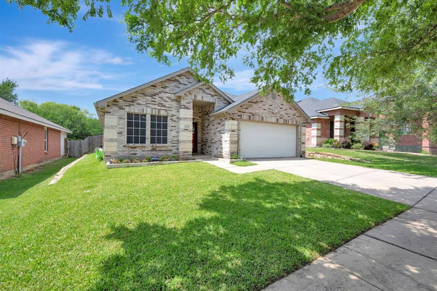 Property photo for 3209 Clydesdale Drive, Denton, TX