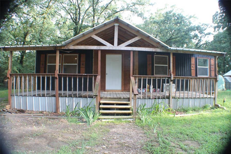 Property photo for 148 Golden Oaks Drive, Mabank, TX