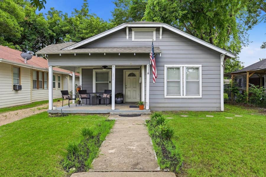 Property photo for 2518 Gladstone Drive, Dallas, TX