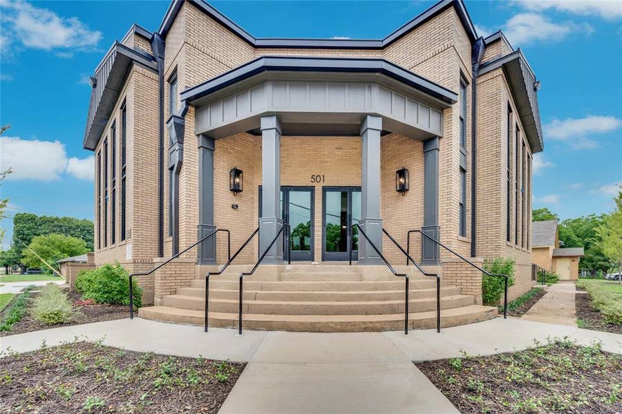 Property photo for 501 W Avenue F, #206, Midlothian, TX