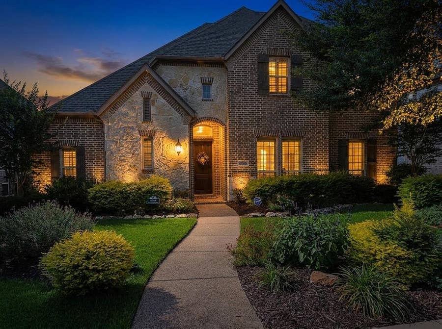 Property photo for 10096 Drawbridge Drive, Frisco, TX