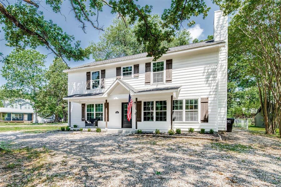 Property photo for 200 Lakeside Drive, West Tawakoni, TX