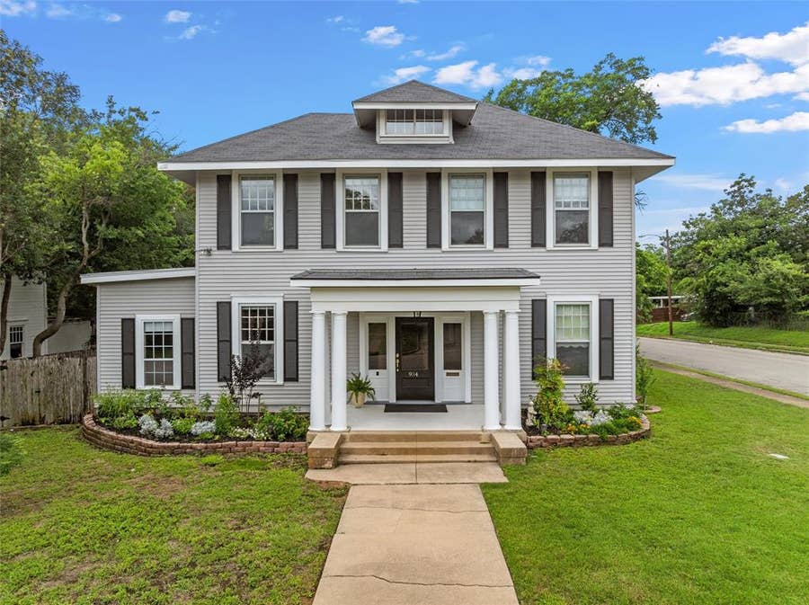 Property photo for 934 N 19th Street, Waco, TX