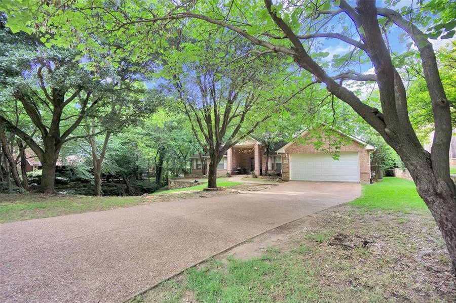 Property photo for 632 Creek View Drive, Prosper, TX
