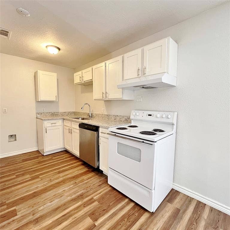 2310 Healey Drive, Dallas, TX 75228 2310 Healey Drive, Dallas, TX 75228