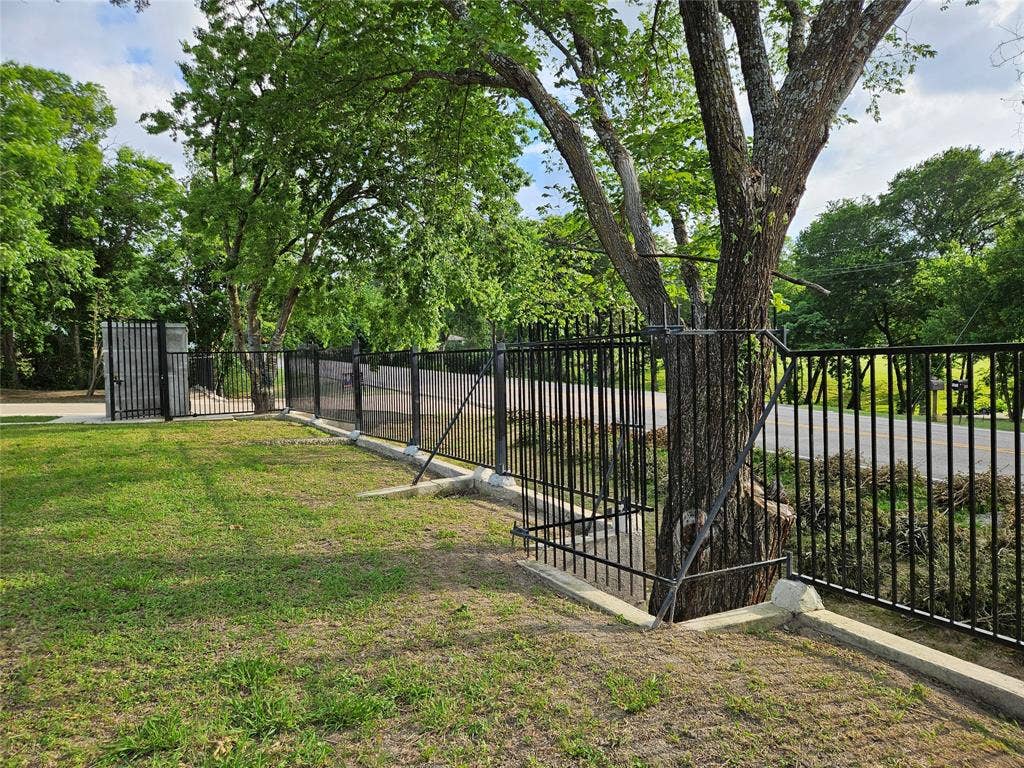 234 E FORK Road, Sunnyvale, TX 75182 234 E FORK Road, Sunnyvale, TX 75182
