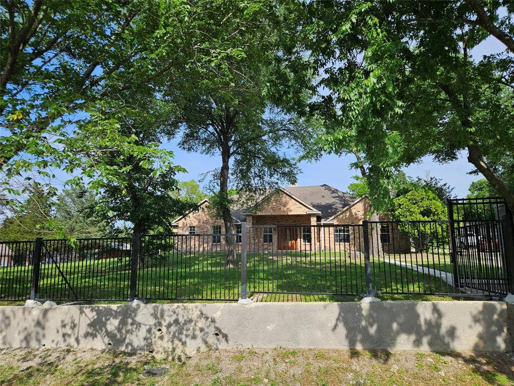 234 E FORK Road, Sunnyvale, TX 75182 234 E FORK Road, Sunnyvale, TX 75182