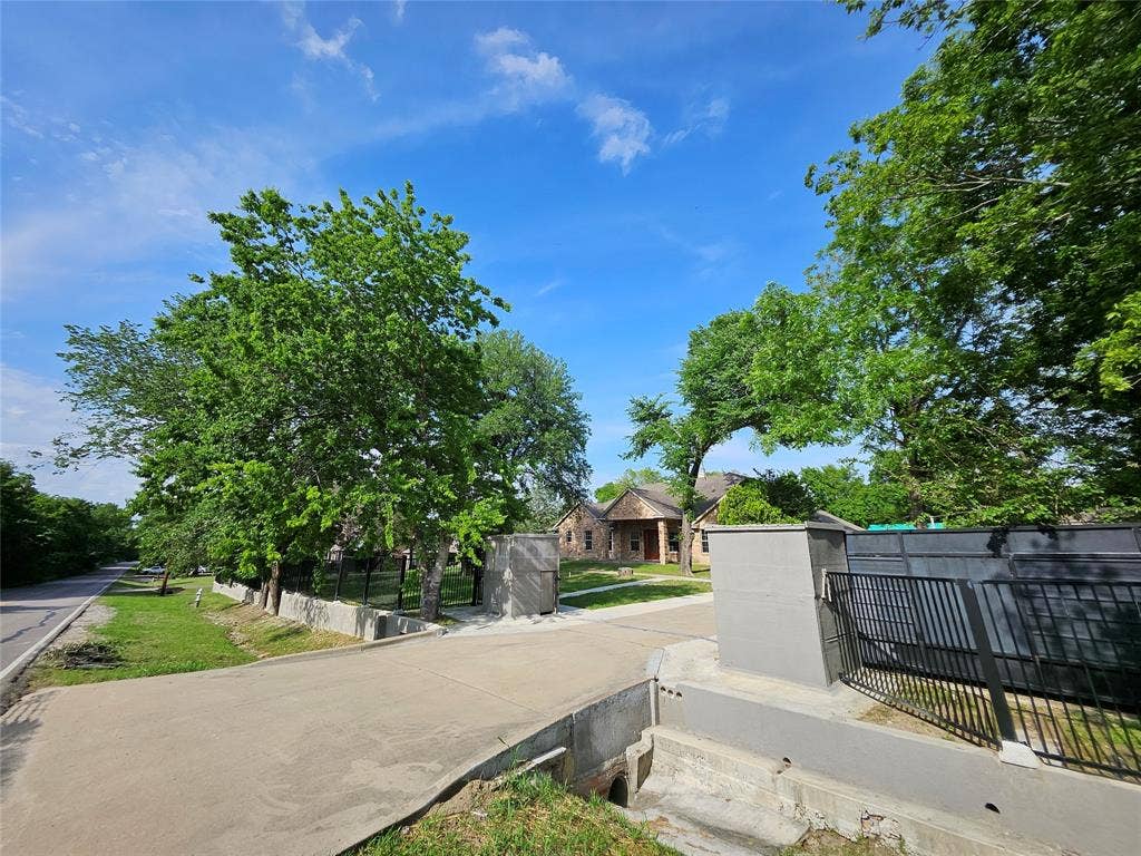 234 E FORK Road, Sunnyvale, TX 75182 234 E FORK Road, Sunnyvale, TX 75182