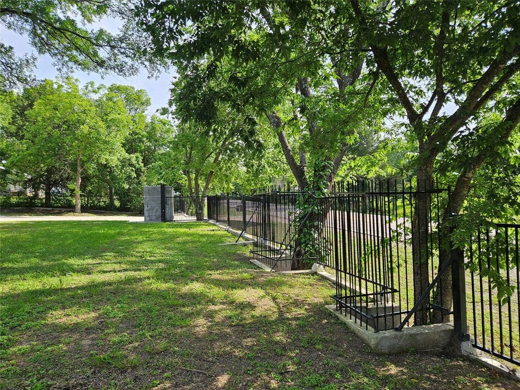 234 E FORK Road, Sunnyvale, TX 75182 234 E FORK Road, Sunnyvale, TX 75182