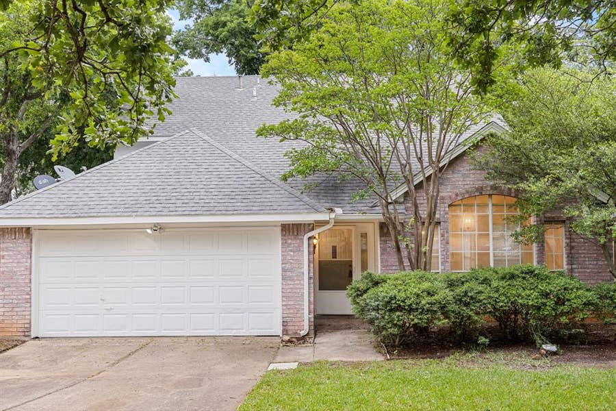 Property photo for 3208 Hickory Court, Bedford, TX
