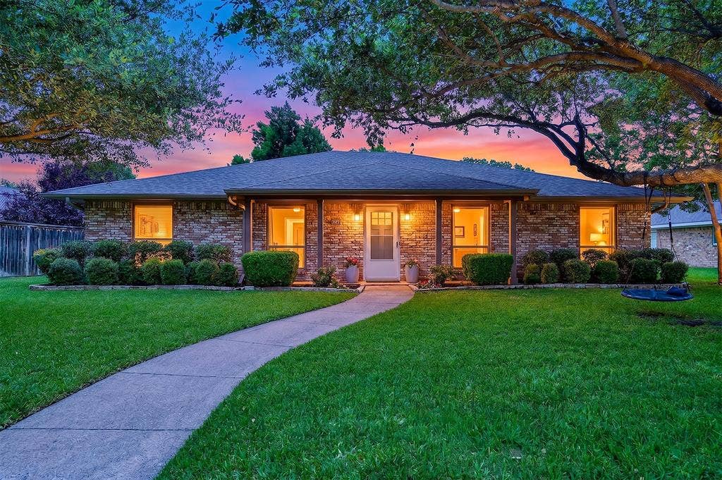 2814 Forest Grove Drive, Richardson, TX 75080 2814 Forest Grove Drive, Richardson, TX 75080