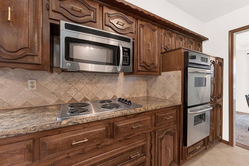2814 Forest Grove Drive, Richardson, TX 75080 2814 Forest Grove Drive, Richardson, TX 75080