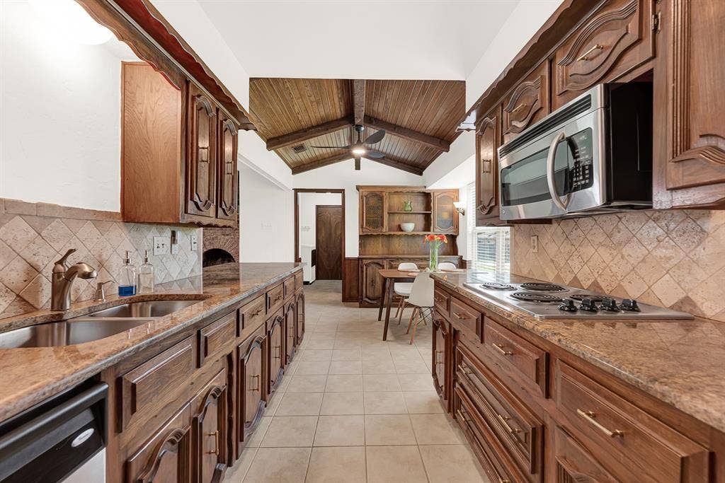 2814 Forest Grove Drive, Richardson, TX 75080 2814 Forest Grove Drive, Richardson, TX 75080