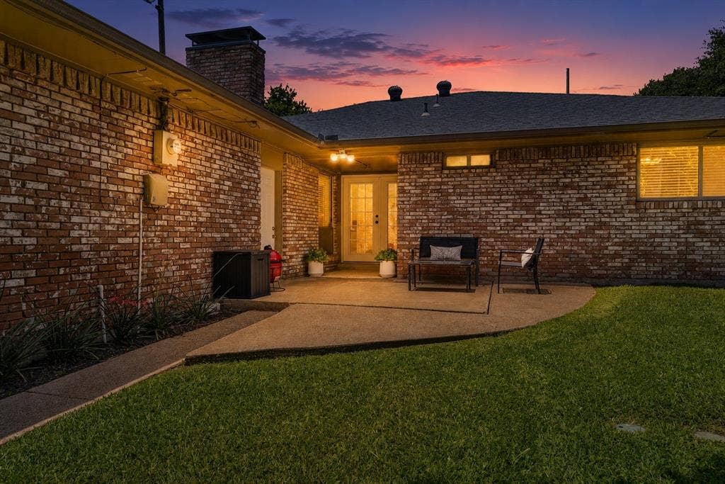 2814 Forest Grove Drive, Richardson, TX 75080 2814 Forest Grove Drive, Richardson, TX 75080