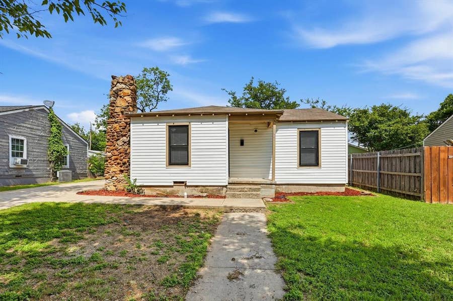 Property photo for 5021 Royal Drive, Fort Worth, TX