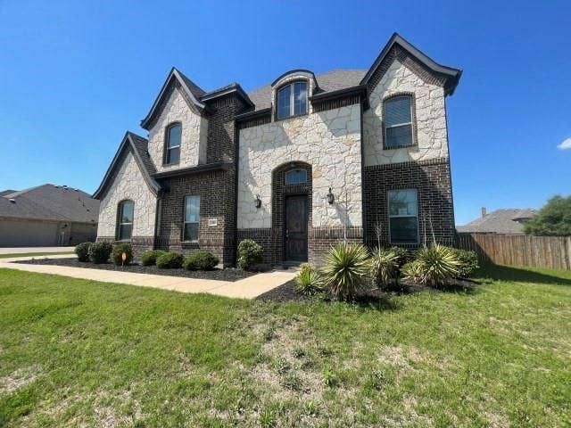 321 Equestrian Drive, Waxahachie, TX 75165 321 Equestrian Drive, Waxahachie, TX 75165
