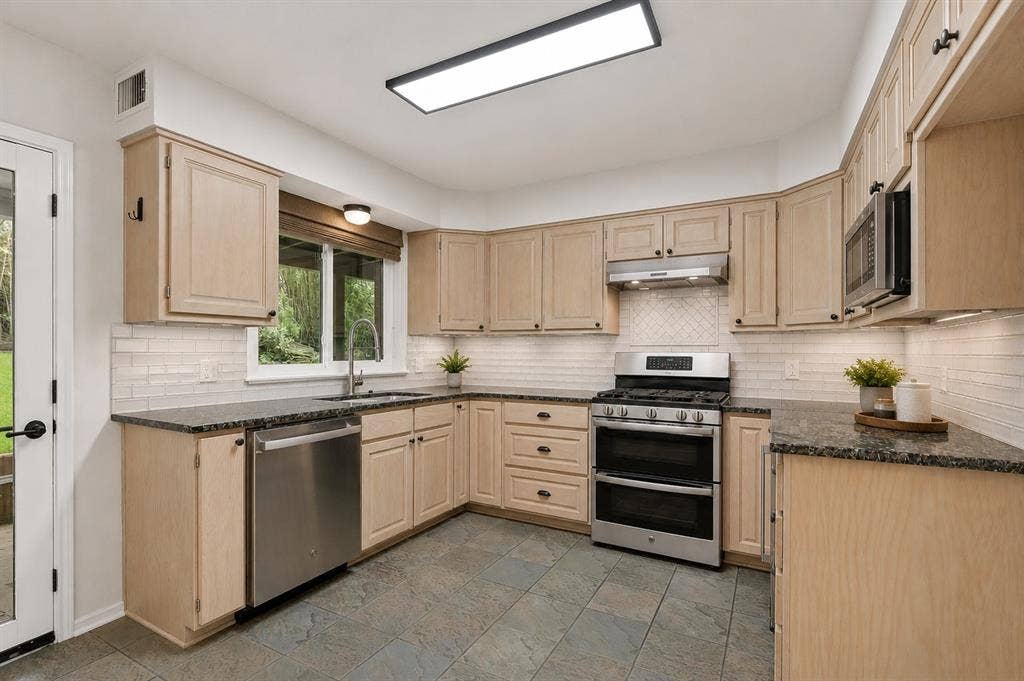 Virtually staged with new backsplash