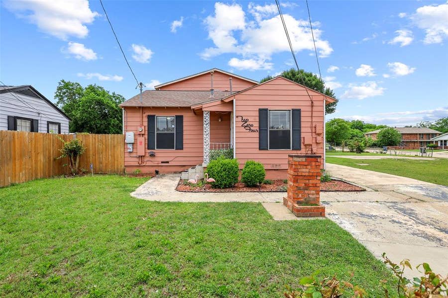 Property photo for 204 E Avenue D, Garland, TX