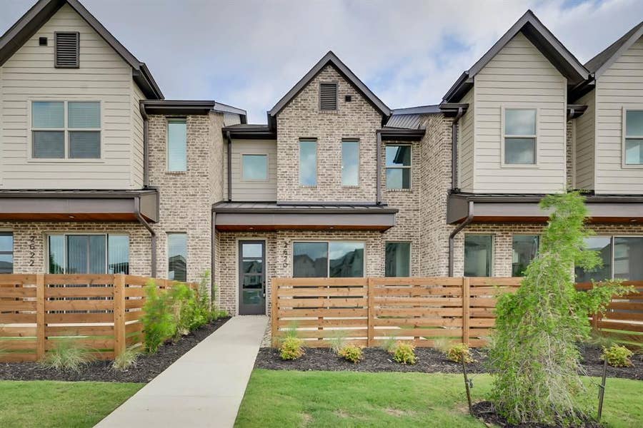 Property photo for 2620 La Cala Drive, Grand Prairie, TX