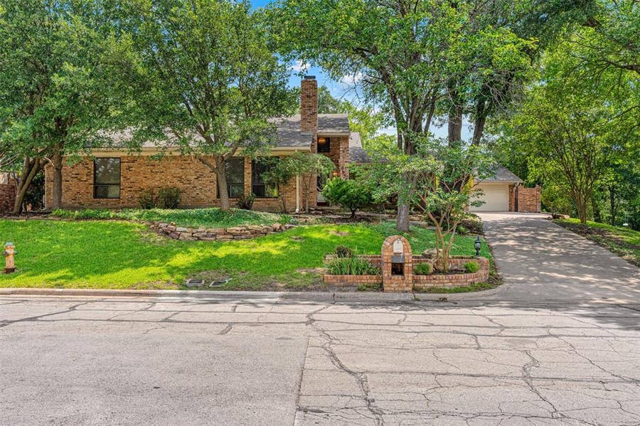 Property photo for 3516 Lake Heights Drive, Waco, TX
