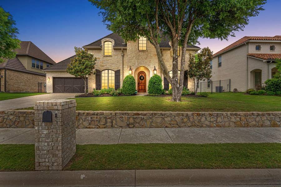 Property photo for 8621 Colina Terrace, Benbrook, TX
