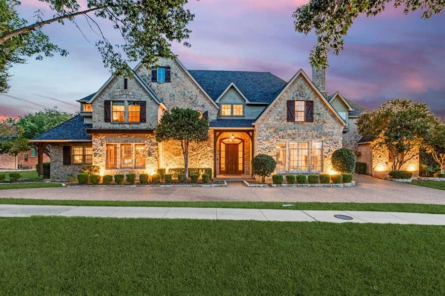 Property photo for 403 Creekside Drive, McKinney, TX