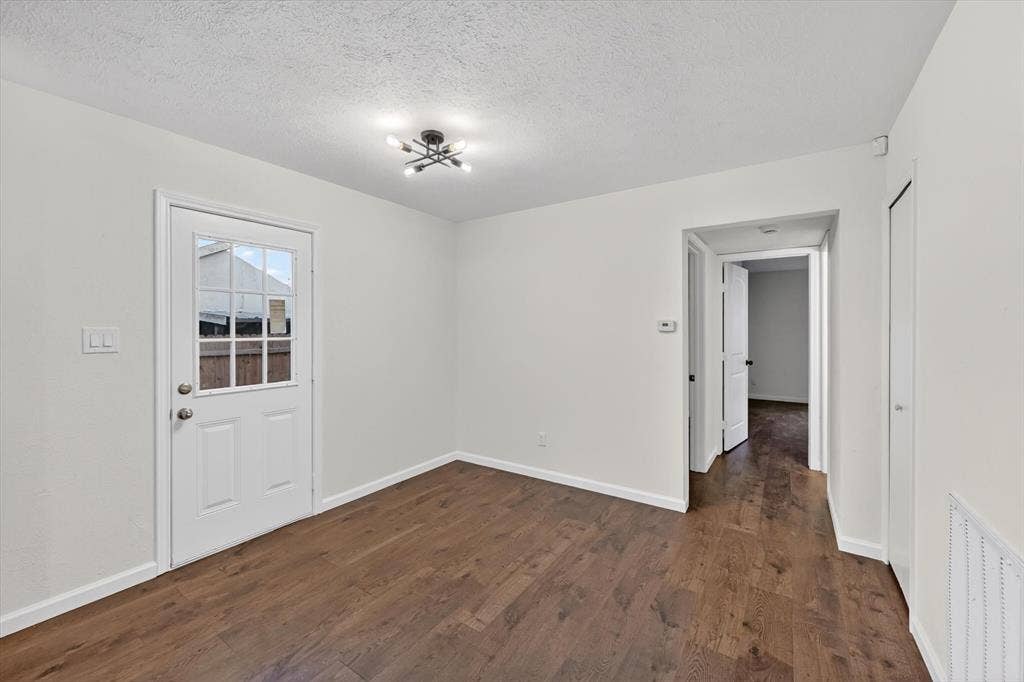 428 Dollins Street, Cedar Hill, TX 75104 428 Dollins Street, Cedar Hill, TX 75104