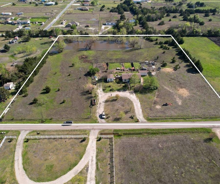 Property photo for 5631 Hillcrest Drive, Farmersville, TX