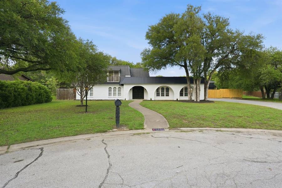 Property photo for 8700 Eagleview Court, Fort Worth, TX