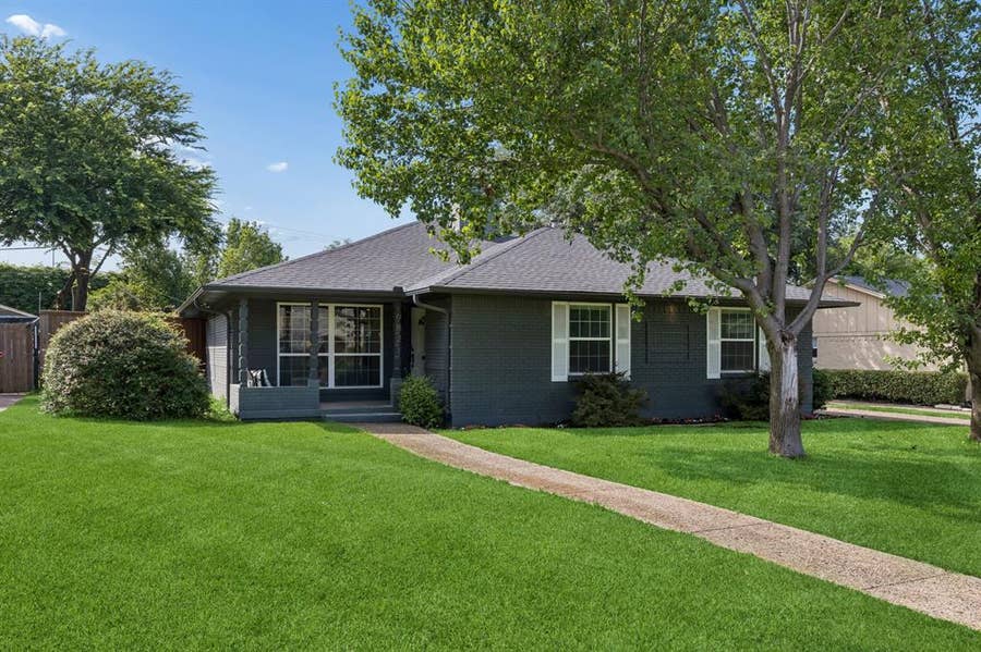 Property photo for 6821 Kingsbury Drive, Dallas, TX
