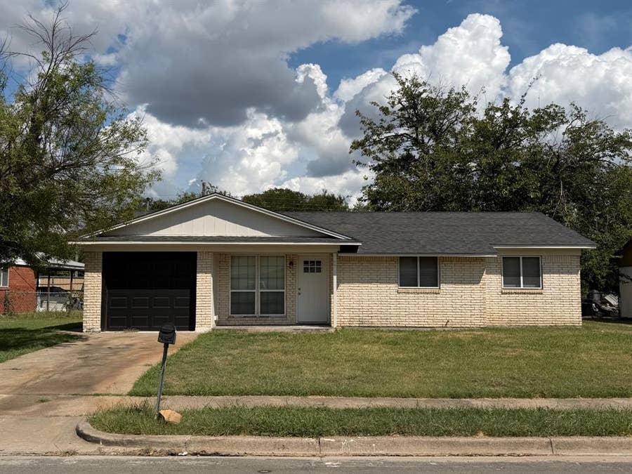 Property photo for 4325 Gram Lane, Bellmead, TX