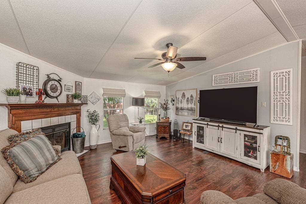210 Victor Court, Trinidad, TX 75163 210 Victor Court, Trinidad, TX 75163