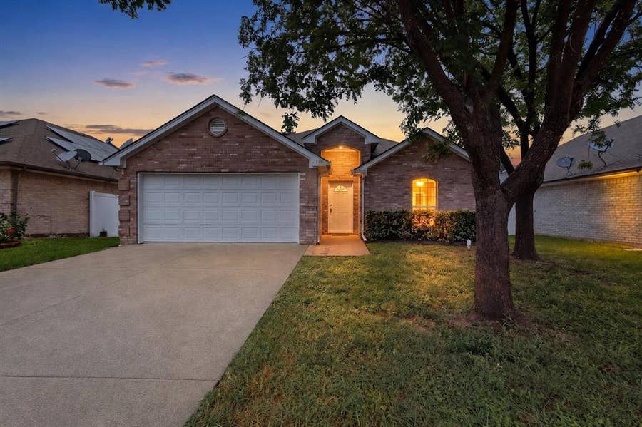 Property photo for 2319 Great Light Drive, Dallas, TX