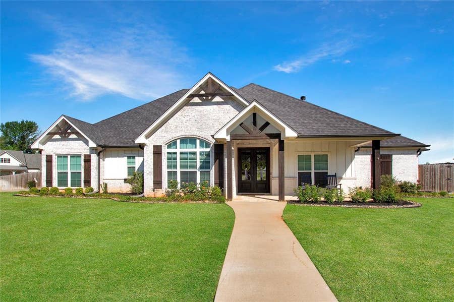 Property photo for 429 Coventry Street, Bullard, TX