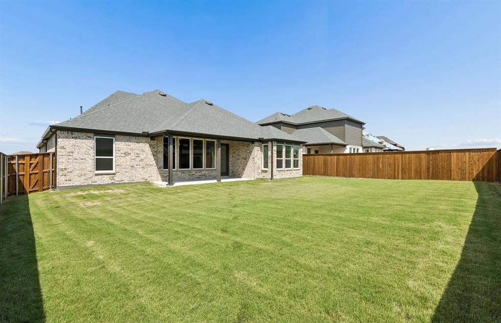 509 Apricot Court, Forney, TX 75126 Oversized fenced in backyard