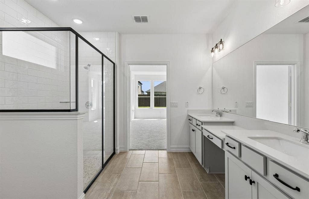 509 Apricot Court, Forney, TX 75126 Separate tub and shower in owners bath