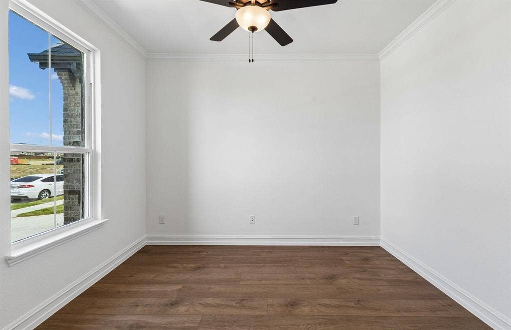 509 Apricot Court, Forney, TX 75126 Spacious private office