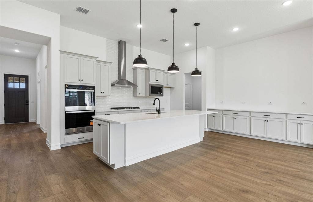 509 Apricot Court, Forney, TX 75126 Beautiful open concept kitchen