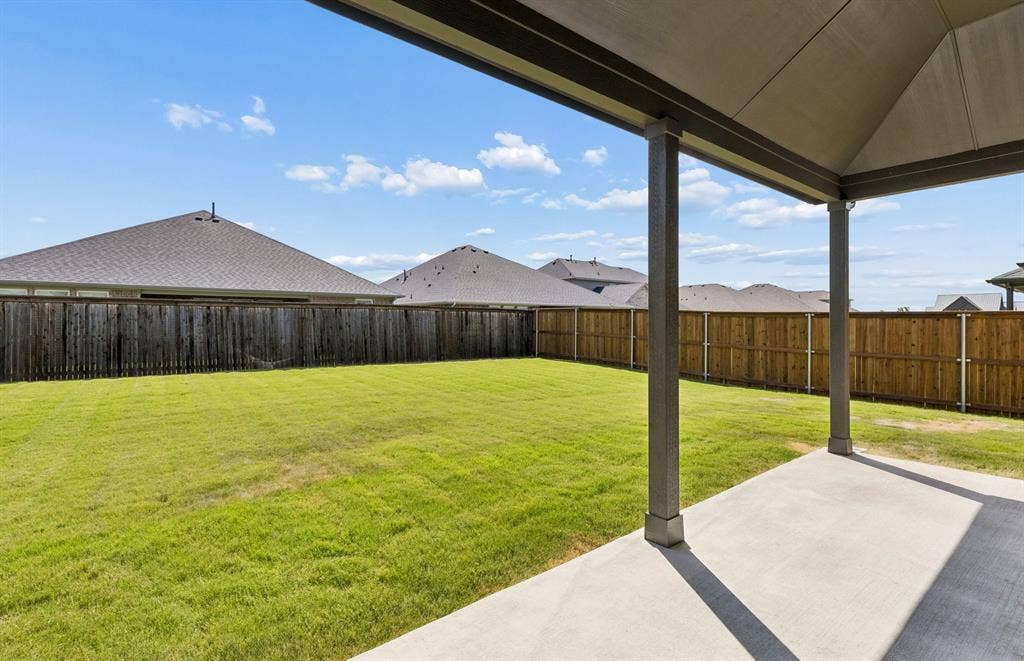 509 Apricot Court, Forney, TX 75126 Built-in covered back patio