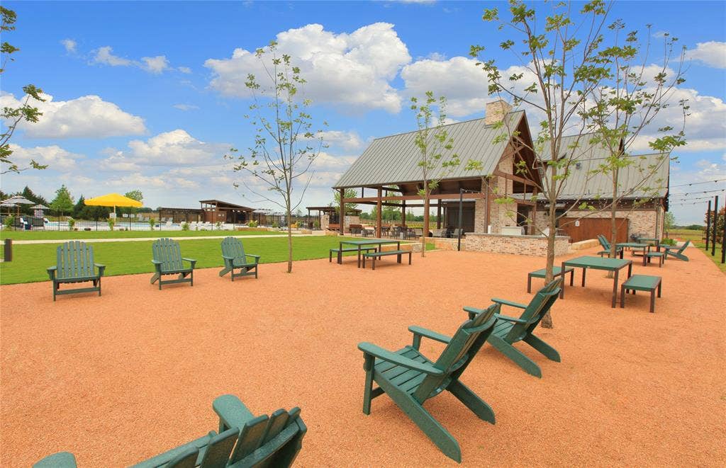 509 Apricot Court, Forney, TX 75126 Community Hangout space