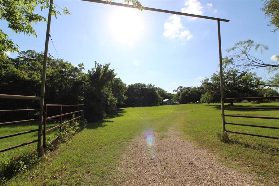 Property photo for 19470 County Road 4072, Kemp, TX